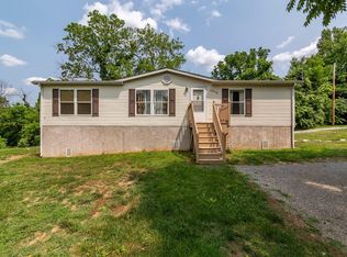 5898 W Main St, Salem, VA 24153