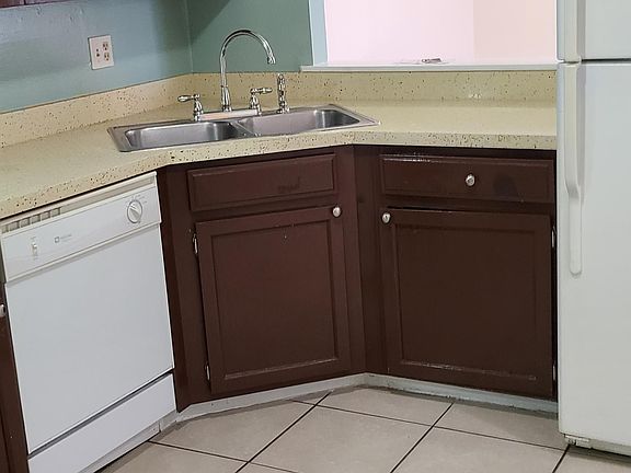 3rd image of 7610 University Garden Dr