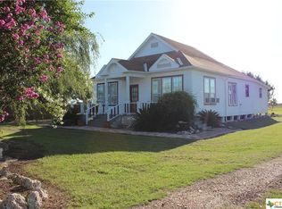 696 County Road 301, Edna, TX 77957