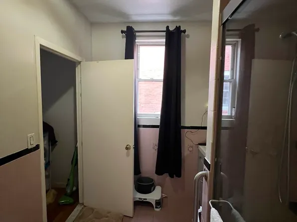 863 East 49th Street image 21 of 33