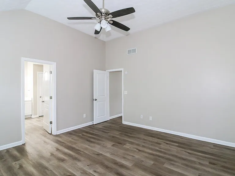 7423 Garnet Dr — Photo 10