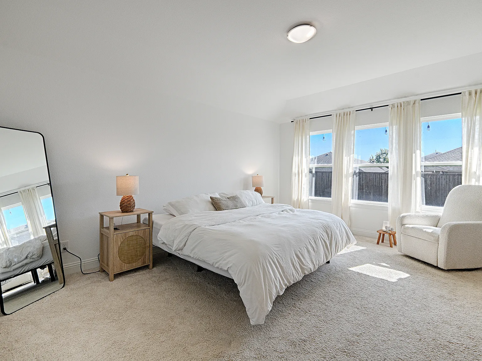 3 bed, 1798 sqft, $2,400 — Photo 4