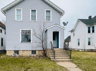 1204 14th Ave, Menominee, MI 49858
