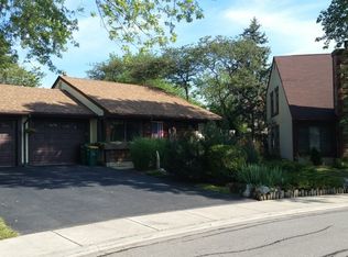 304 Elmwood Rd, Romeoville, IL 60446