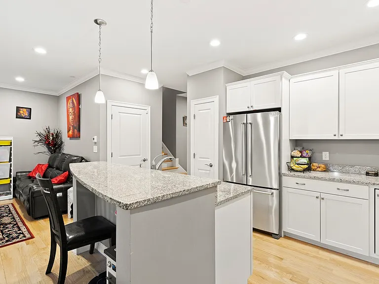 100 Baldwin Ave #7 — Photo 10