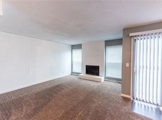 3931 S Crackerneck Rd, Independence, MO 64055