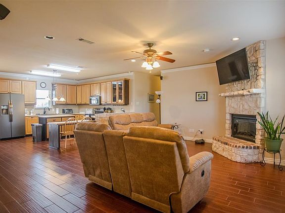 4th image of 6350 Meadowlands Dr