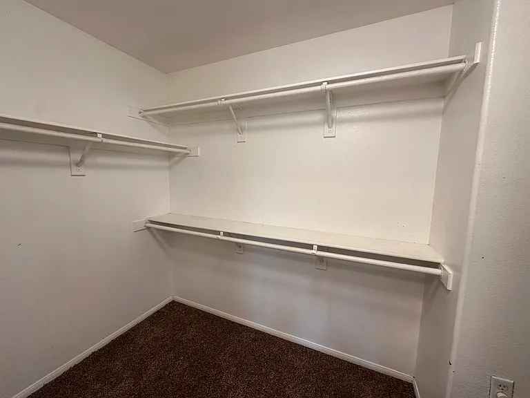 3987 Kenmore Ave — Photo 11
