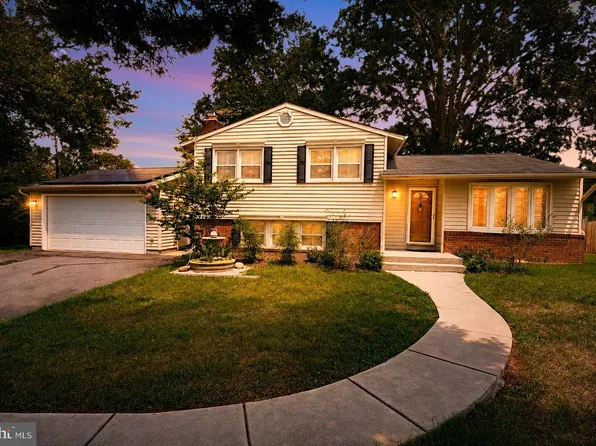 8905 Valley Forge Dr, Alexandria, VA 22309