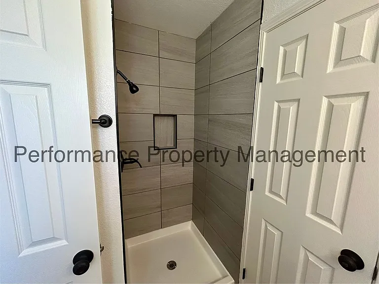 8615 Newgate Ct — Photo 8