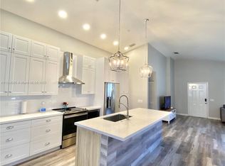 938 Falling Water Rd, Fort Lauderdale, FL 33326