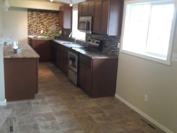 3rd image of 7902 Oakridge Dr SW