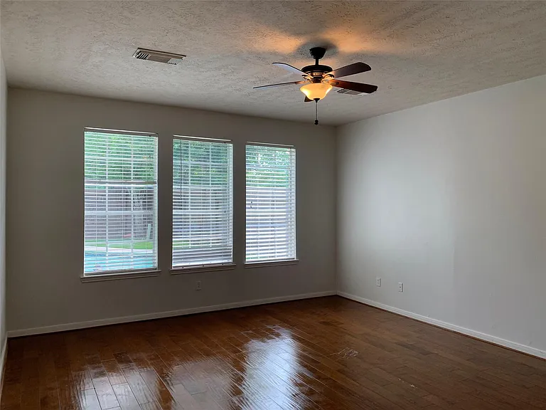 20703 Riviere Ln — Photo 19