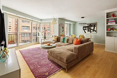 60 Sutton Place South