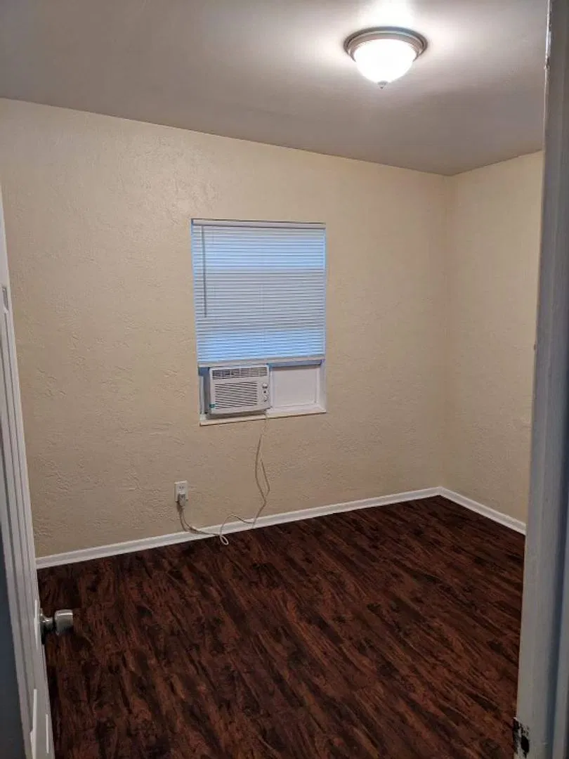 2/1/ home in St. Pete — Photo 4