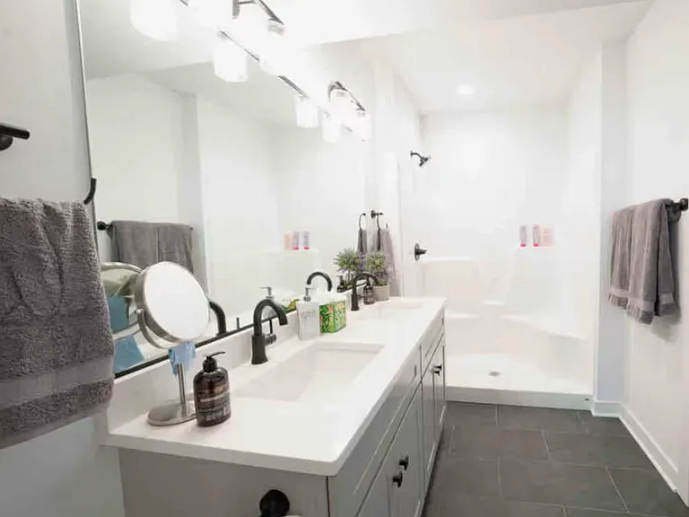 418 Moseley Dr — Photo 37