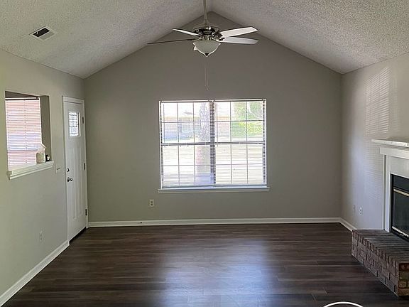 3rd image of 708 Timber Ridge Trl