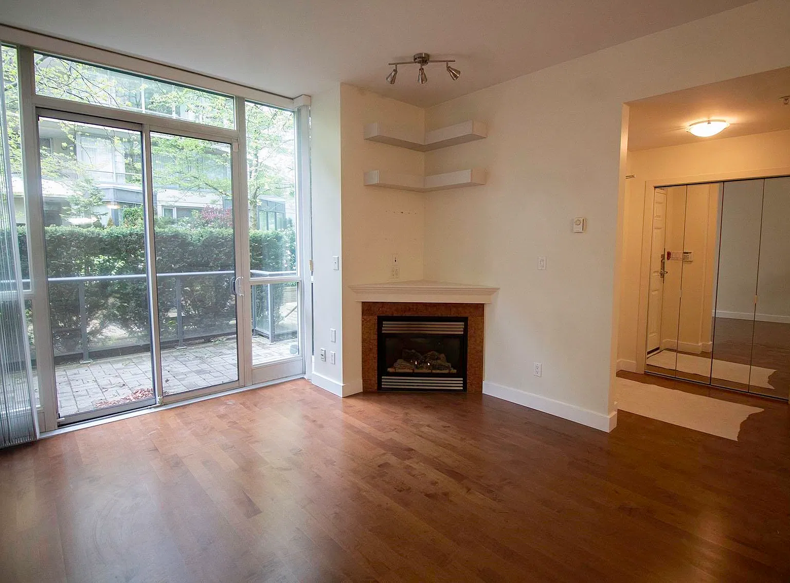 1427 W 6th Ave — Photo 3