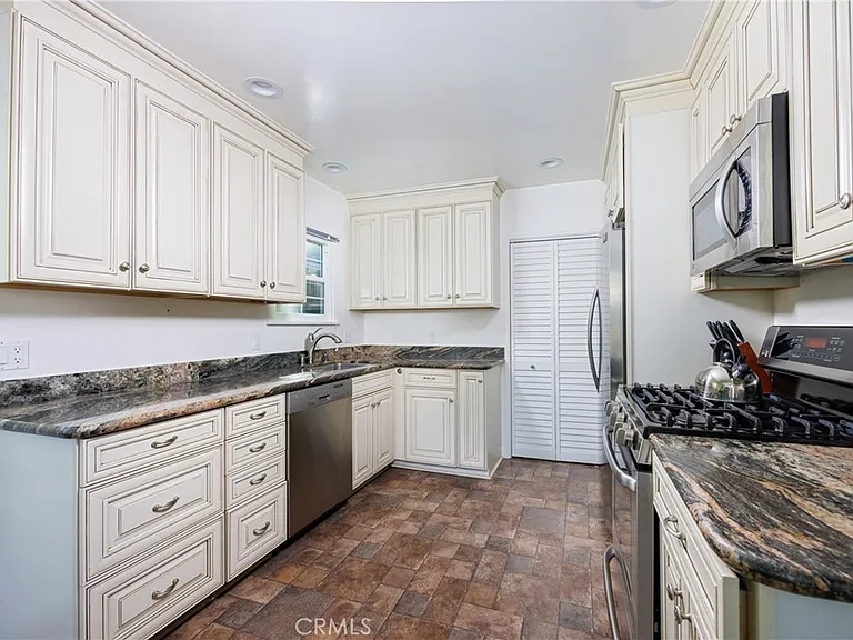 361 Cypress Dr — Photo 11