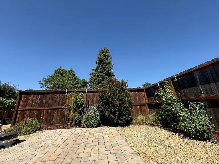 4763 Hidalgo Ave — Photo 14