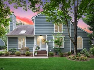 9 Meadowview Ln, Berkeley Heights, NJ 07922