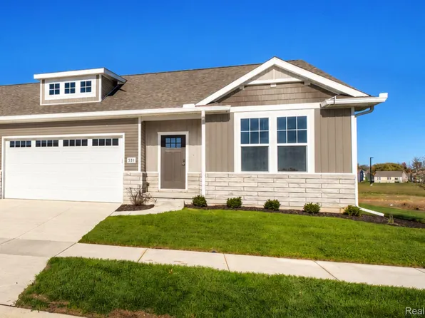 336 McDowell Dr, Howell, MI 48843