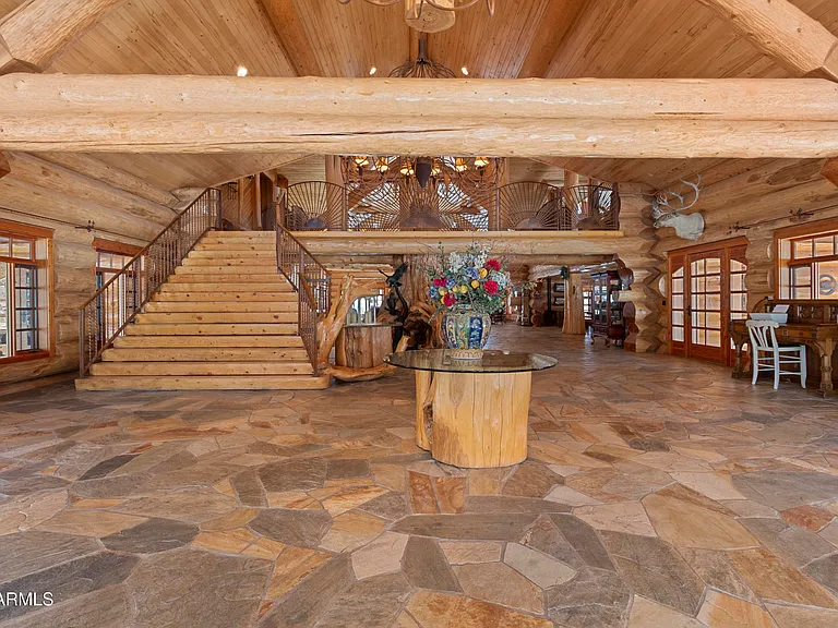 1613 Black Canyon Rd — Photo 3