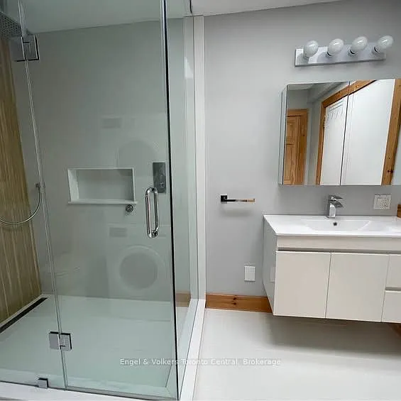 109 Hope St #1 — Photo 9