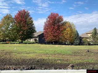 2180 Maple Leaf Ln NE, Owatonna, MN 55060