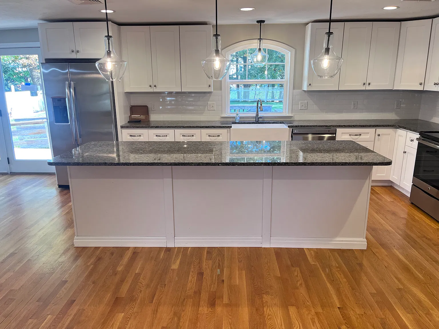 4 bed, 1.5 bath, $3,500 — Photo 4