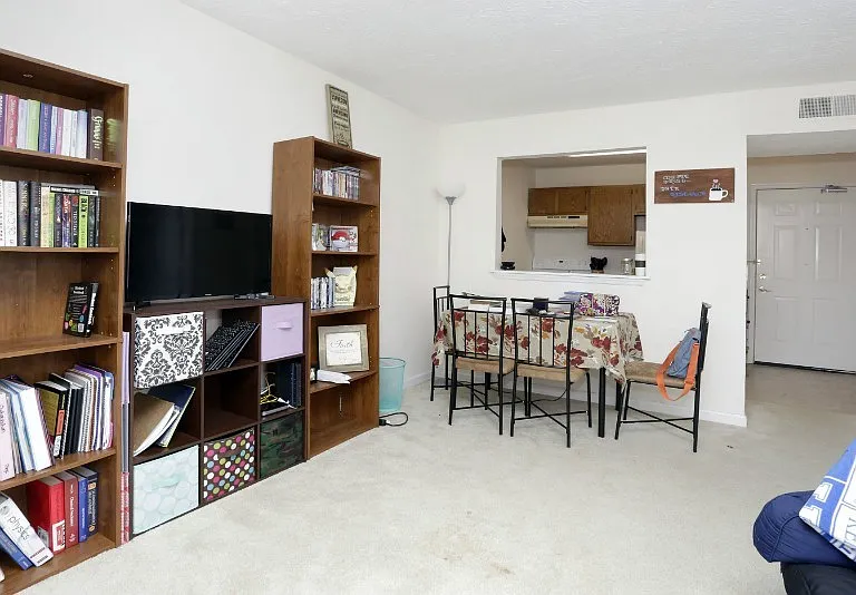 330 Rose Street — Photo 2