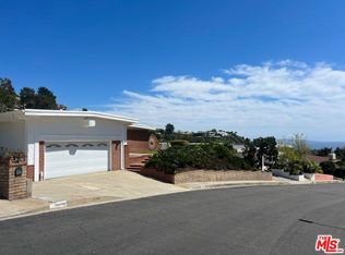 1340 El Hito Cir, Pacific Palisades, CA 90272