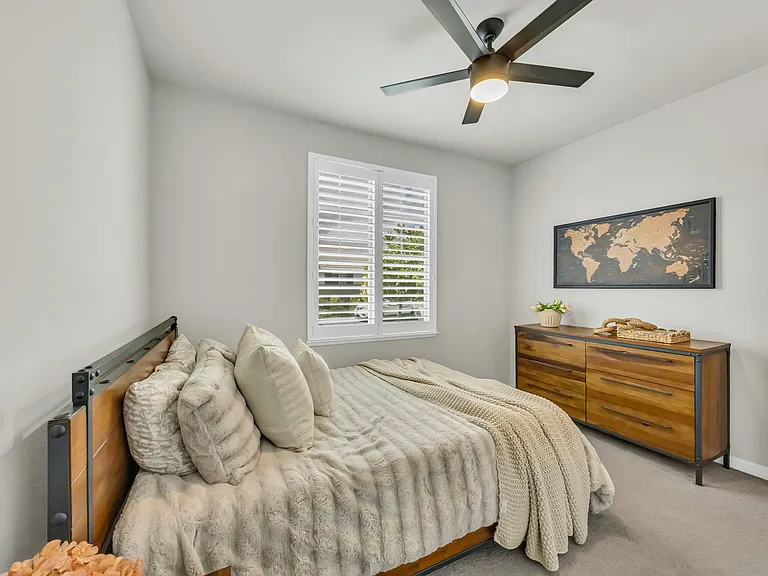 800 Daggerwing Ct — Photo 33