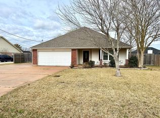 6065 Travis, Lumberton, TX 77657