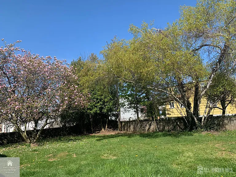 11 Pelham Ave — Photo 16