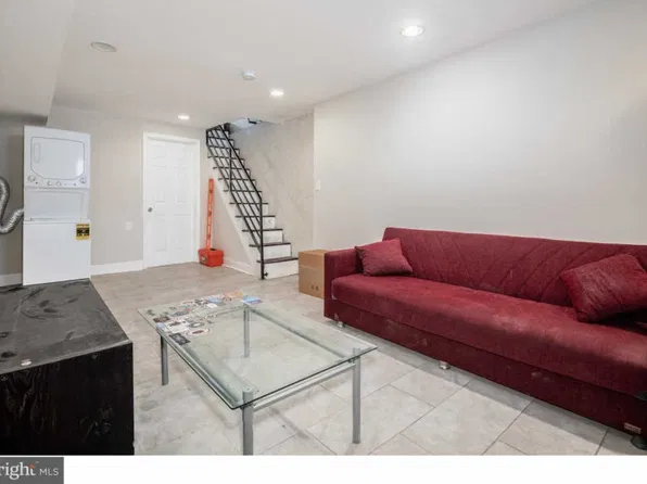 2657 Sepviva St, Philadelphia, PA 19125