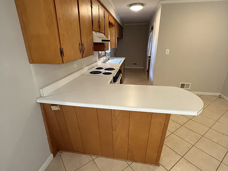 113 Midland Dr — Photo 3