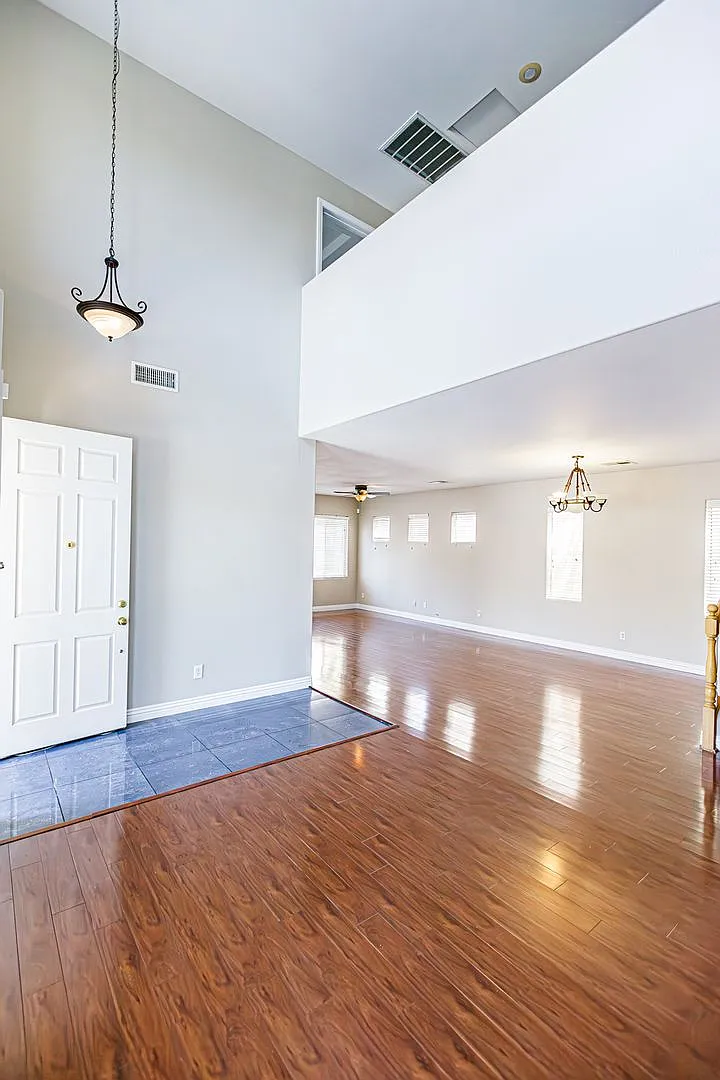 2 Master Suites in a gated community — Photo 4