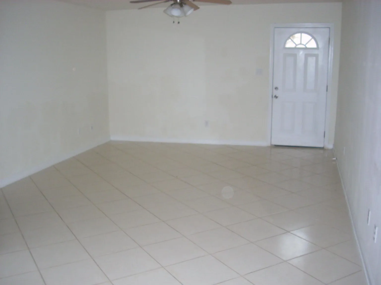 2 bed, 850 sqft, $1,200 — Photo 3