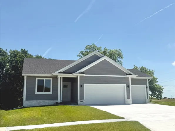900 Walnut Dr, Norwalk, IA 50211