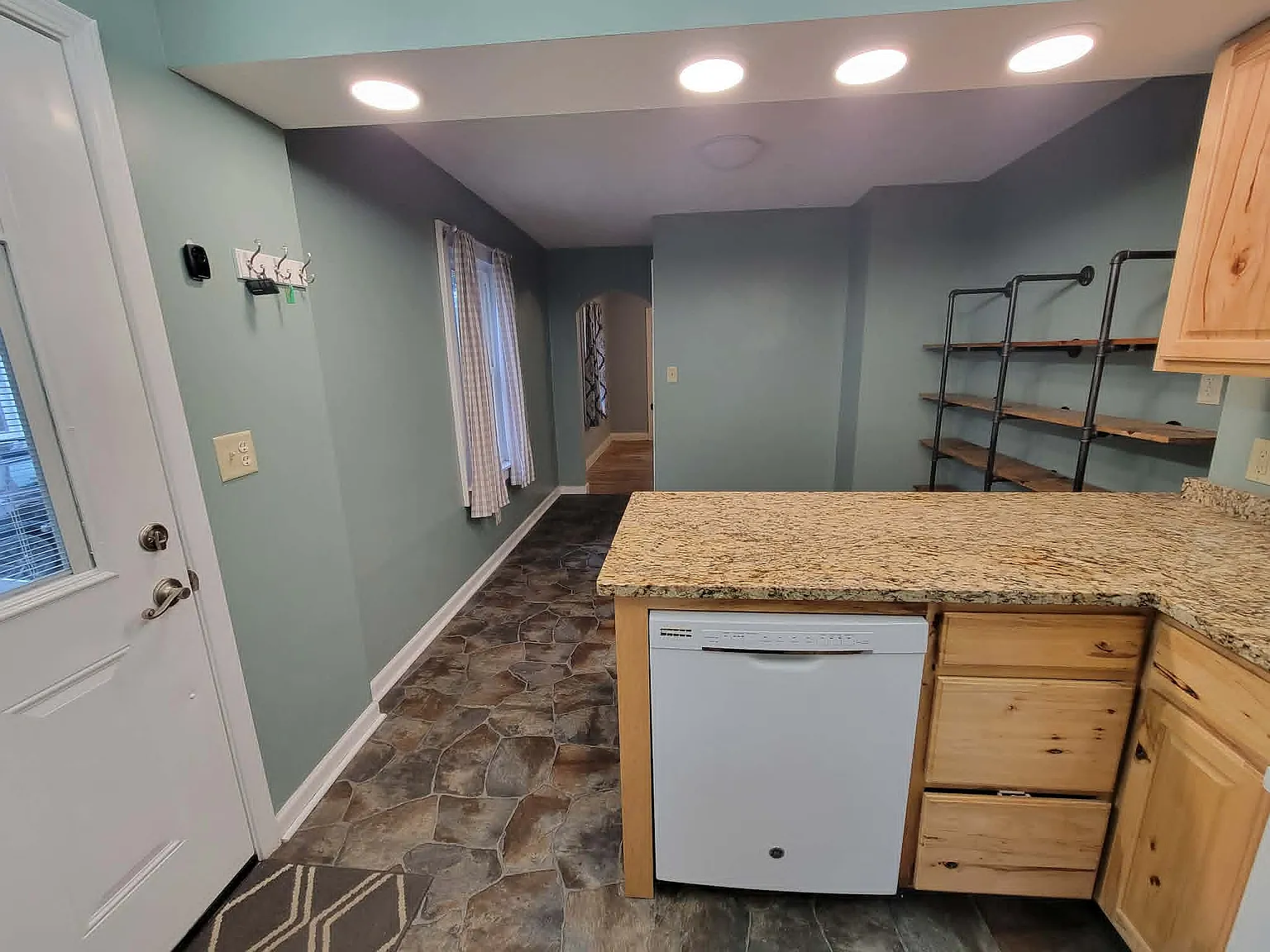 3626 W Lake Rd — Photo 4