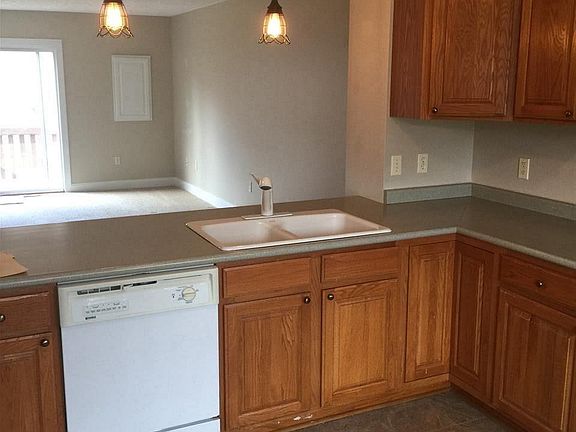 2nd image of 160 Blue Leaf Dr