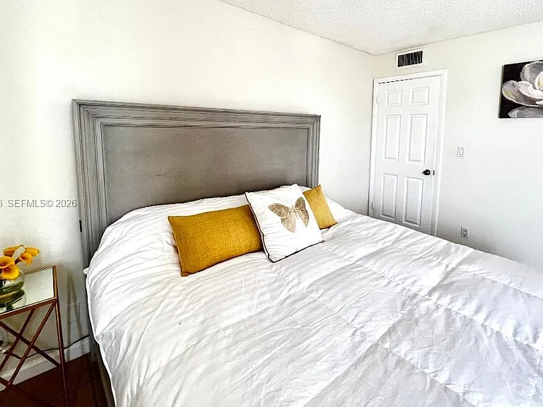 401 Golden Isles Dr #1011 — Photo 20