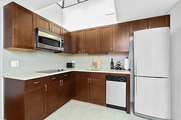 Rented by REAL New York | media 3