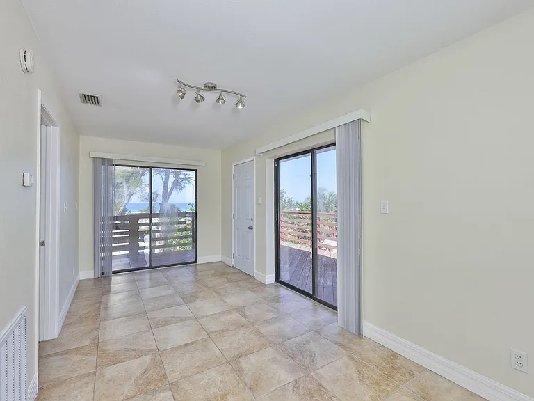 10220 Gulf Blvd #1 — Photo 17