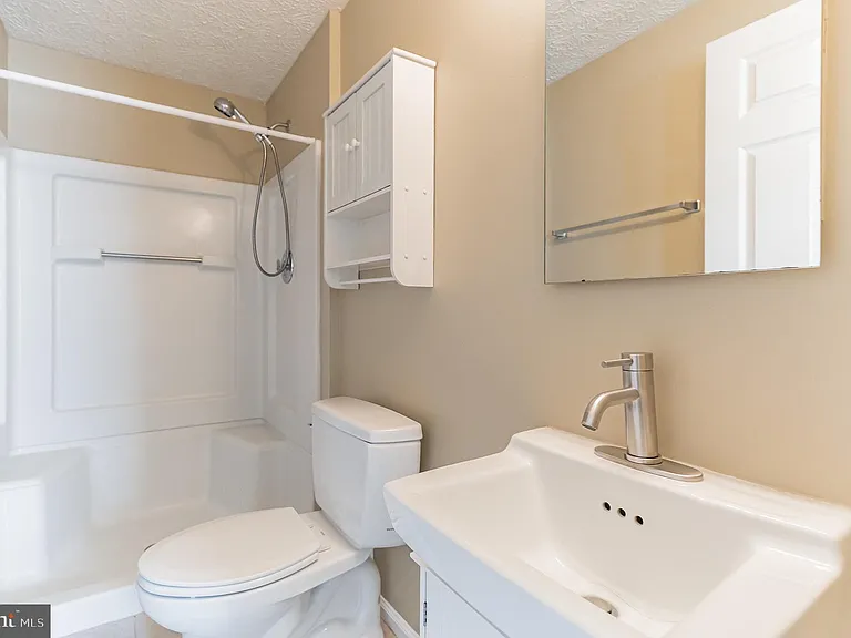 6302 Betsy Ross Ct — Photo 21