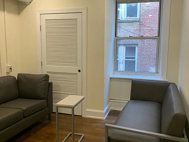 Alexandria Apartments — Photo 25
