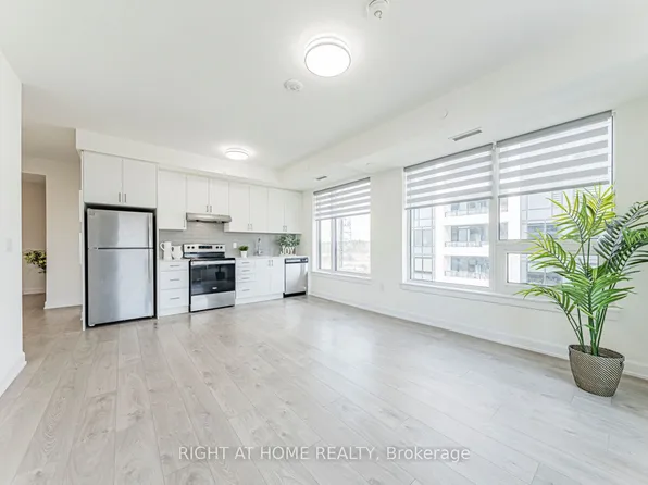 3200 William Coltson Ave #524, Oakville, ON L6H 7W6