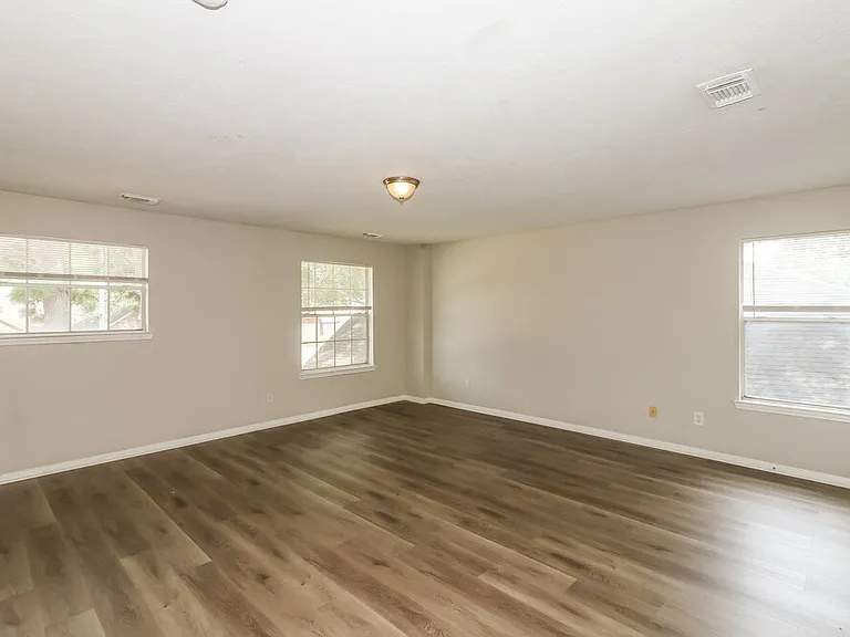 6207 Hampton Oak Ct — Photo 10