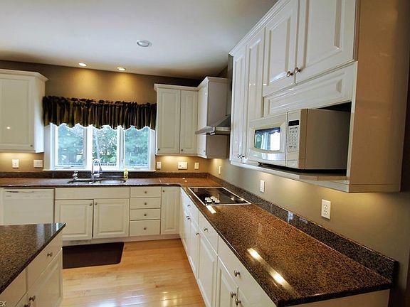 4th image of 379 E Glen Eagle Dr
